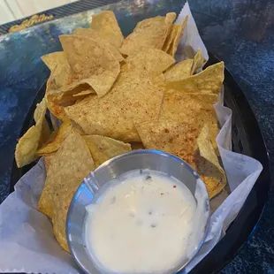 Chips &amp; queso