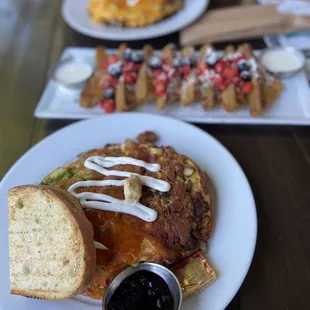 California Omelette w/ chicken breasts added