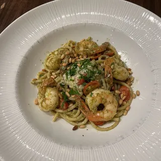 Pesto Prawns Bucatini