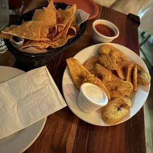 Tostones with Garlic Sauce