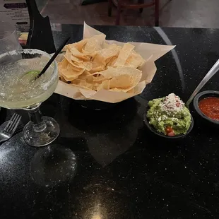El Maestro Margarita, chips, guacamole, salsa