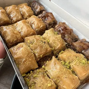 Baklava 16 pieces assorted