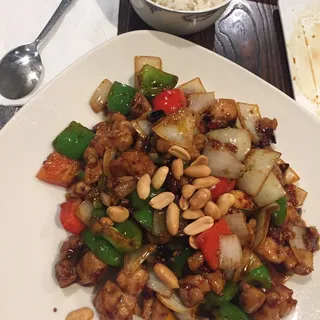 M8. Kung Pao Chicken with Peanuts and Peppers