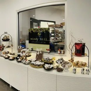 oysters and mussels, interior