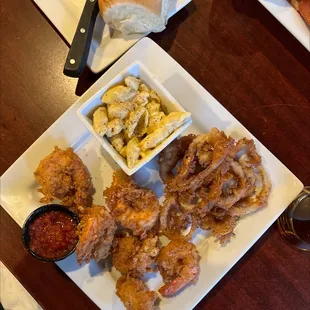 Fried shrimp with 2 sides of your choice