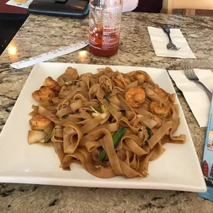 Chow fun with shrimp