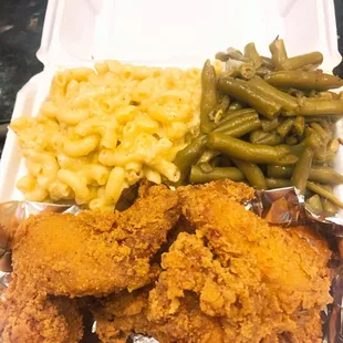 Fried 4ps mix chicken Platters With macaroni cheese &amp; String Beans