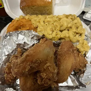 3 Chicken Wings Mac n cheese and yams