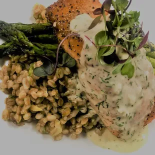 Pan Seared Salmon with Creamy Dill Sauce