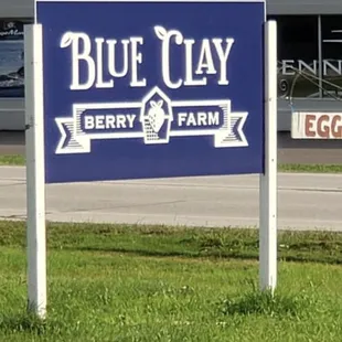 welcome to Blue Clay Berry Farm