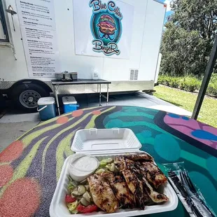 Grilled chicken strips with salad