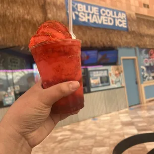 Strawberry polar ice with chamoi and tajin
