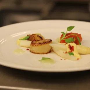 These muscles beam with an average of 17 grams of protein, so pile high next to the lobster with some savory delights!