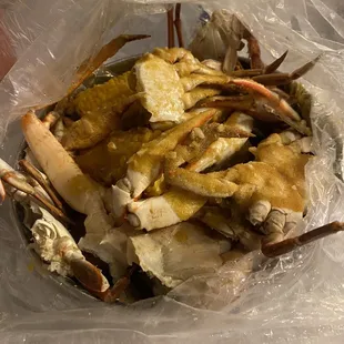 1lb of 1 lb. Snow Crab Legs and 1lb of 1 lb. Blue Crab with garlic butter flavor.  Meh