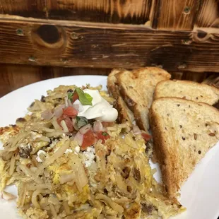 Country potatoes with bread