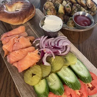 Bagel and Smoked Salmon Plate