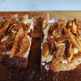 Figs,Honey, and Goat Cheese