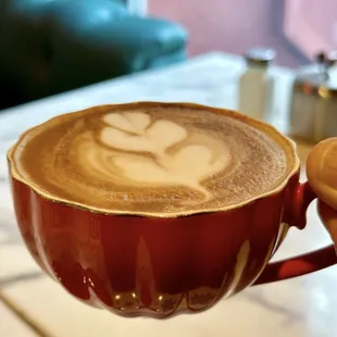 My fabulous tasting latte ! Blue Daisy in Santa Monica is featured on my international website at classicbitesandbrews.com