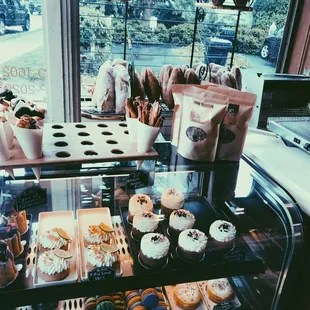 sushi and sashimi, interior