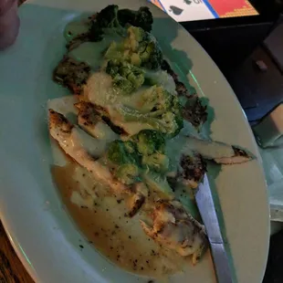 This place knows how to treat Gamers right. Tonight all Gamers get free grilled chicken alfredo and broccoli when they play just $20!