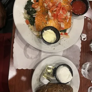 Broiled Salmon (14 oz)