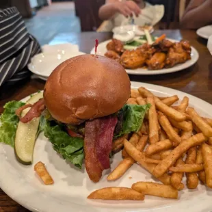 Bacon cheese burger w fries