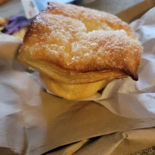 Caramelized sugar croissant