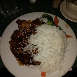 Sesame Chicken with White Rice