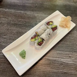 Pepper Tuna and Avocado Roll