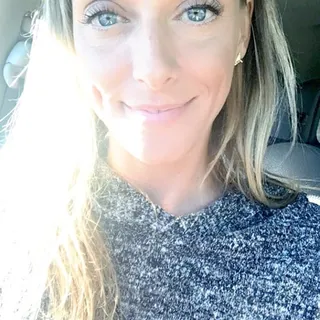 Nikki D.