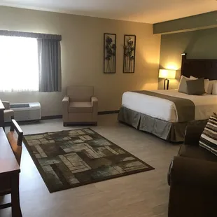 Deluxe King Room Suite