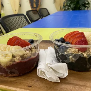Açaí bowl and Spirulina bowl