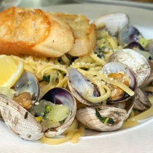 Manilla Steamer Clams with linguine