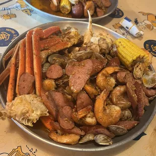 Blue Hook combo E. 1/2 lb Shrimp, 1/2 lb Snow Crab Legs &amp; 1/2 lb Sausage