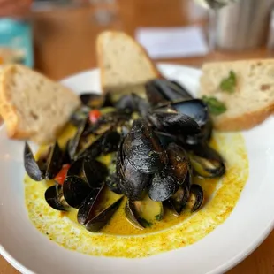 12 Lb. Curry Steamed Mussels**