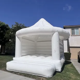 Giant 17ft by 17ft white jumper perfect for weddings! Can hold adults as well!