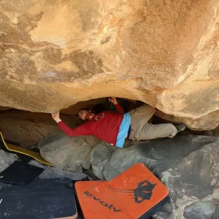 Steve Marek on the alternate start to Moonshine Roof, Hueco Tanks.