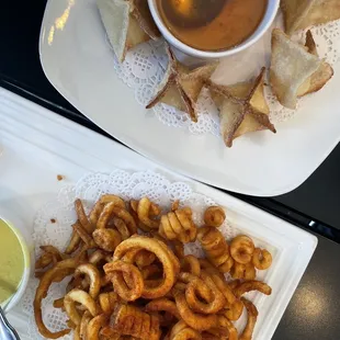 Curry Fries, Cream Cheese Wonton (8)