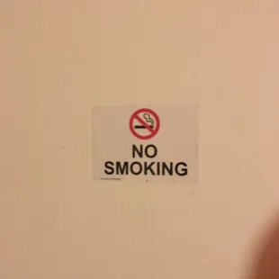 No smoking but my room smelled like an airport smoking lounge