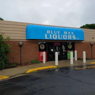 blue max liquors