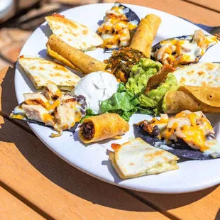 Mesa Sampler - quesadillas, taquitos,nachos, guacamole