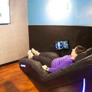 Premium HydroMassage massage beds and lounges give members the benefits of massage without the need to get undressed or wet.