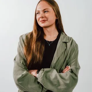 Julia Y.