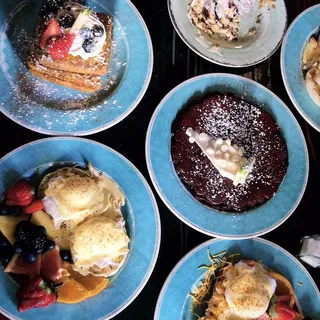 Crab, Tomato and Cheddar Benedict