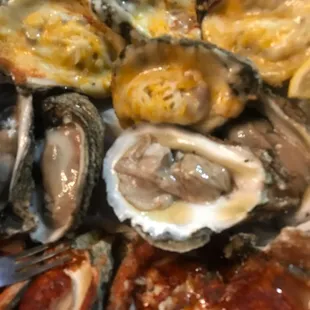 Oyster sampler platter is so fun!