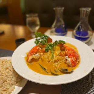 Seafood, pineapple curry. Recommend a number 3 spice.