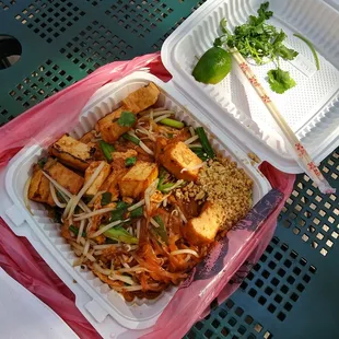 Pad thai tofu