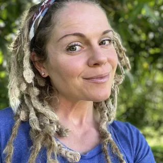 Mindi R.