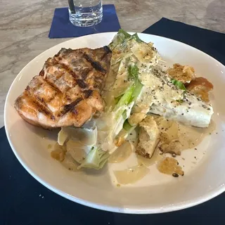 Grilled Salmon Salad