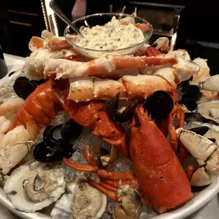 Grand Seafood Tower